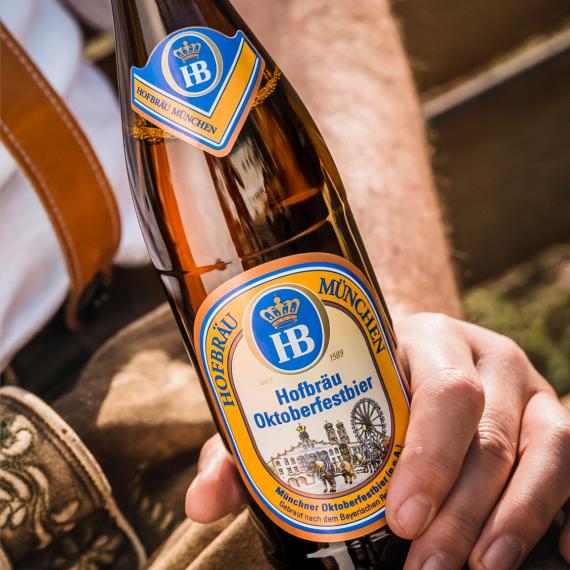 Zwischen Jahrhunderte langer Tradition und modernster Braukunst, vom Oktoberfest bis nach Las Vegas – unsere Biere werden heute nicht nur in München sondern auf der ganzen Welt getrunken. Entdecke unsere Hofbräu Welt und finde das passende Bier zu jedem Moment.