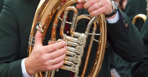 hofbraeu-am-steinertor-muttertags-frühschoppen